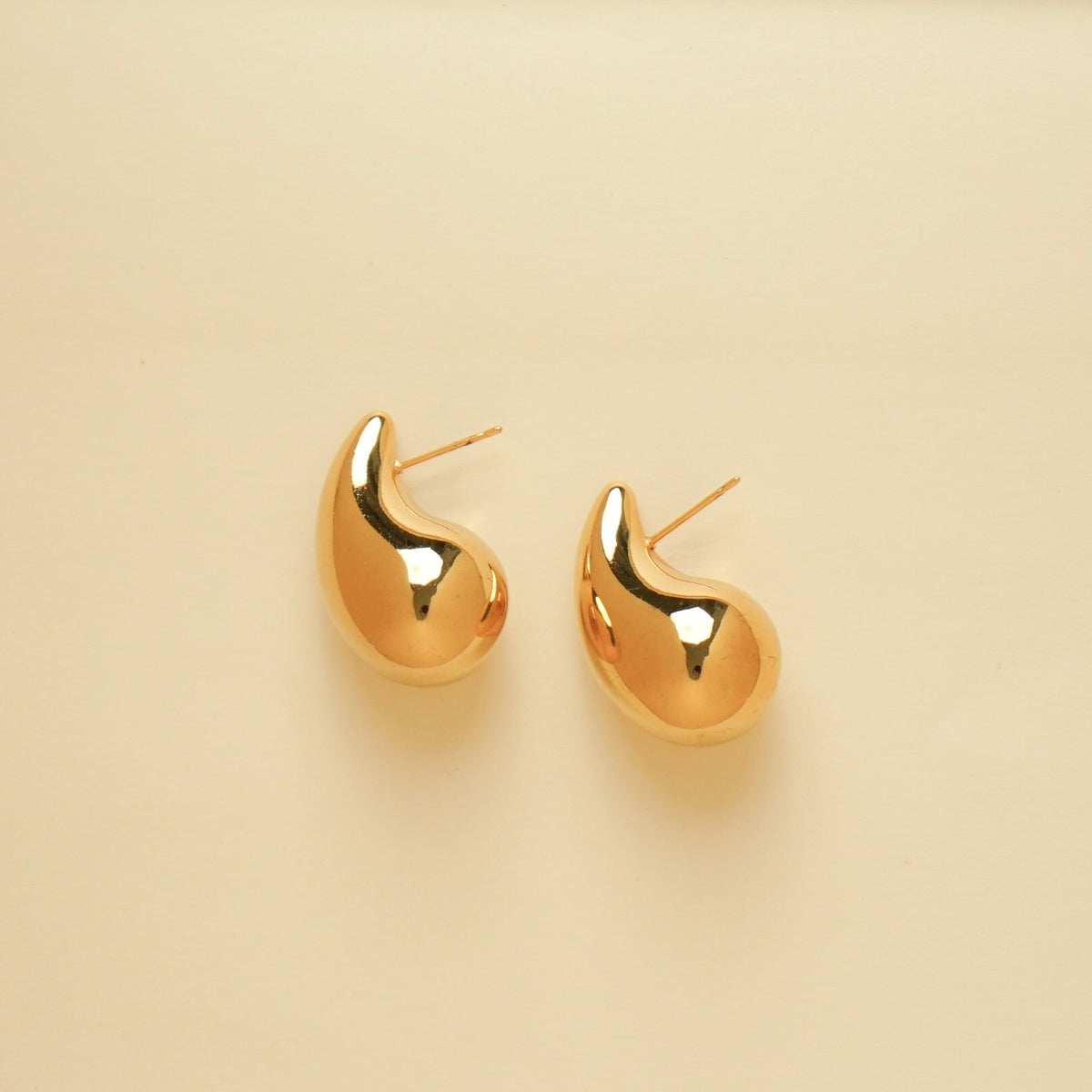 Lennon Water Drop Earrings (Gold)