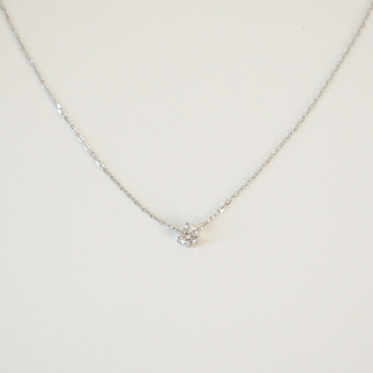 Iyanna Solitaire Necklace (Silver)