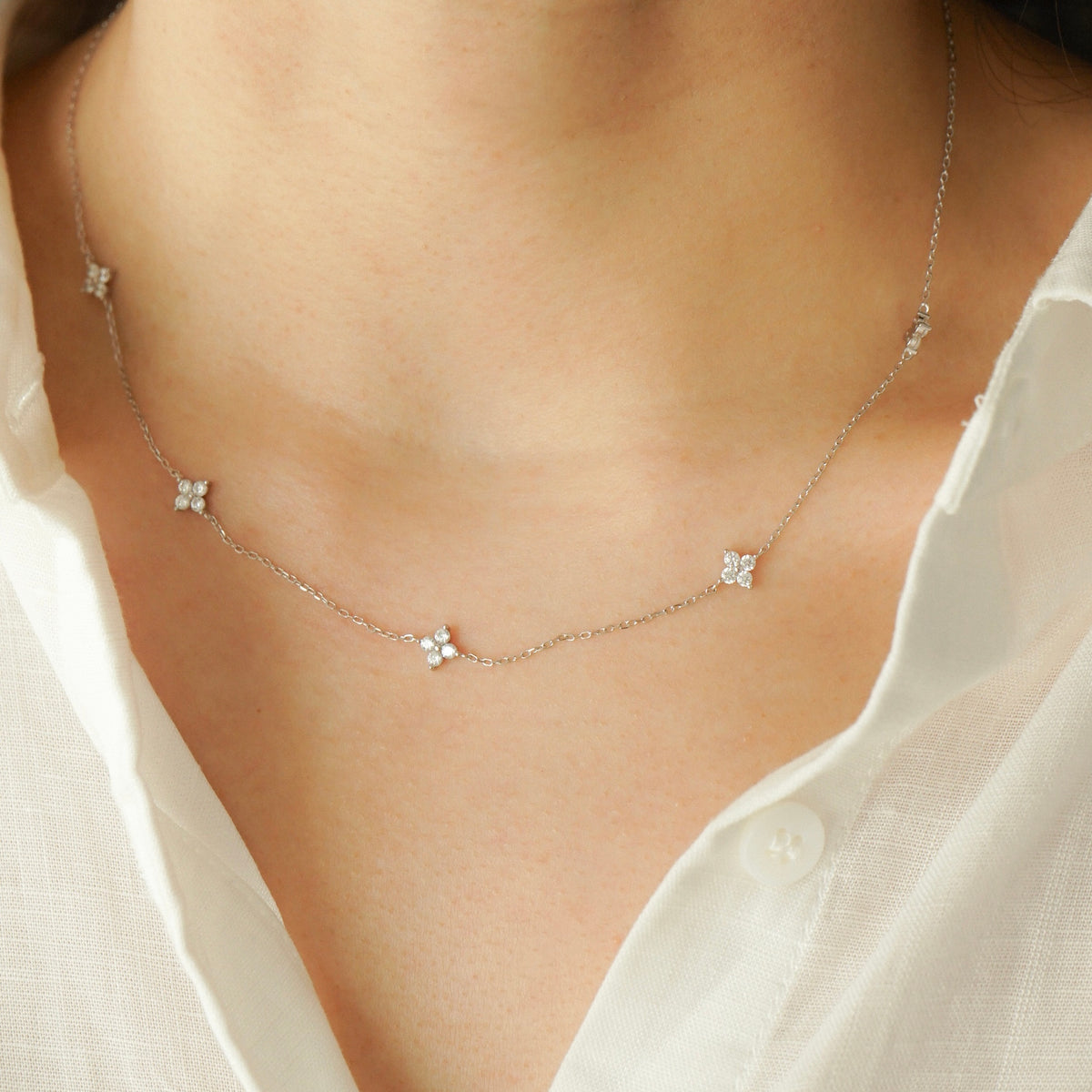 Hailee Clover Necklace (Silver)