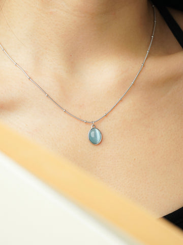 Fatou Oval Cat Eye Necklace (Silver)