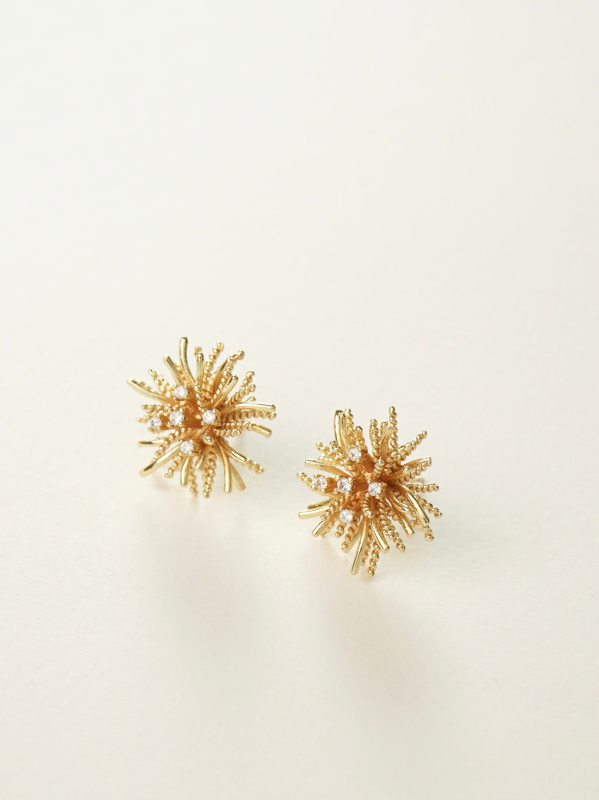 Jaysea Anemone Stud Earrings (Gold)