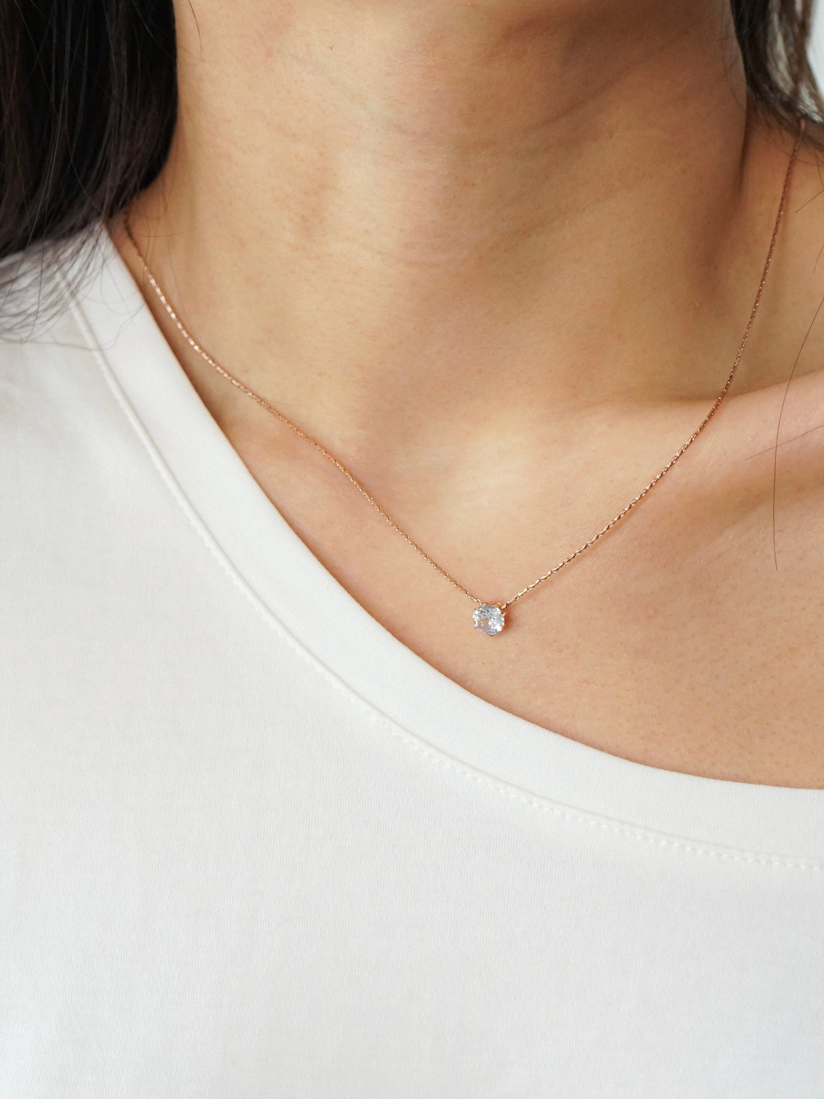 Yareli Solitaire Necklace (Rose Gold)