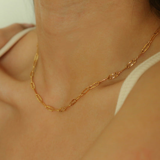 Valery Chain Link Necklace (Gold)