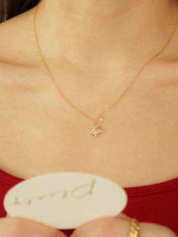 Dania Snowflake Necklace (Gold)
