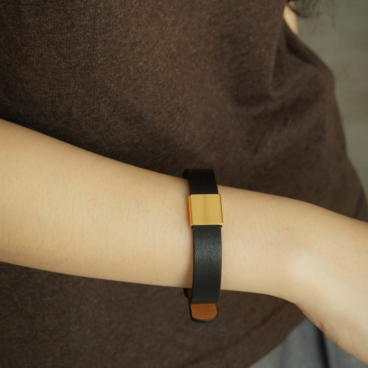 Koa Leather Strap Bracelet (Black Gold)