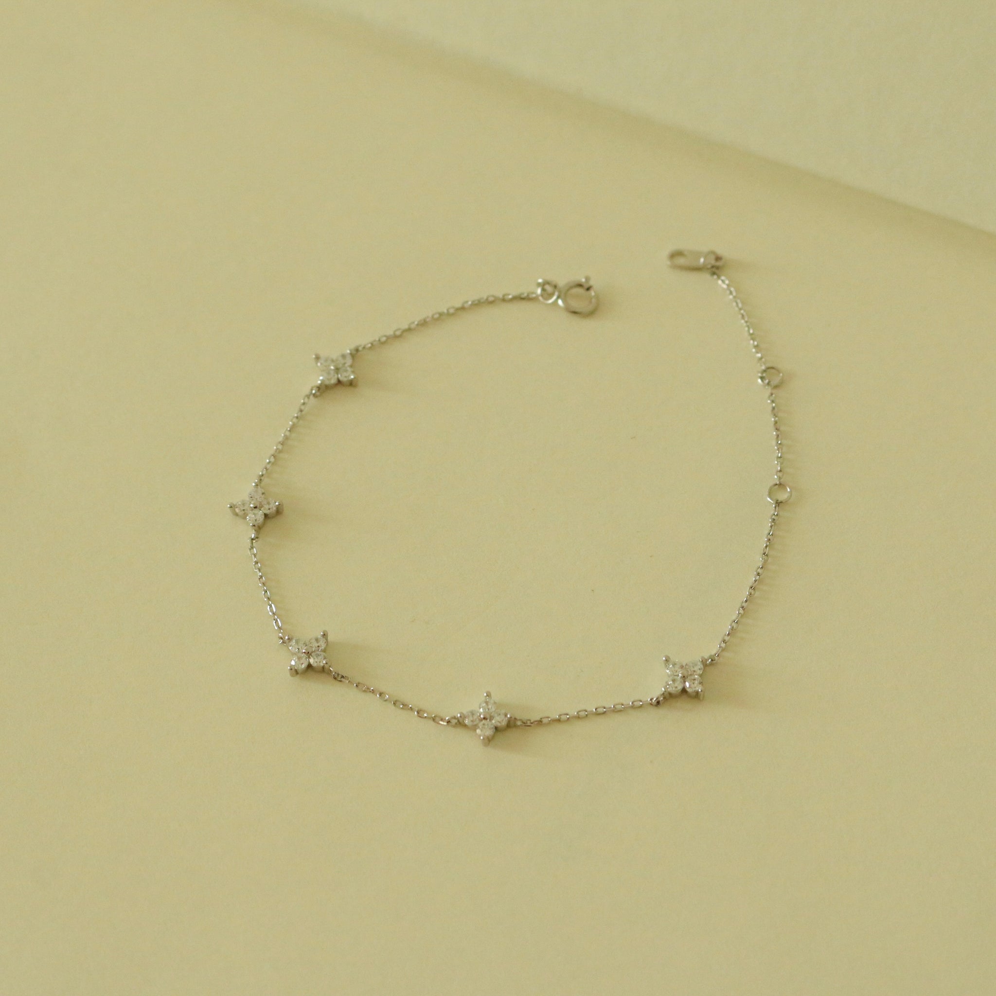 Hailee Clover Bracelet (Silver)