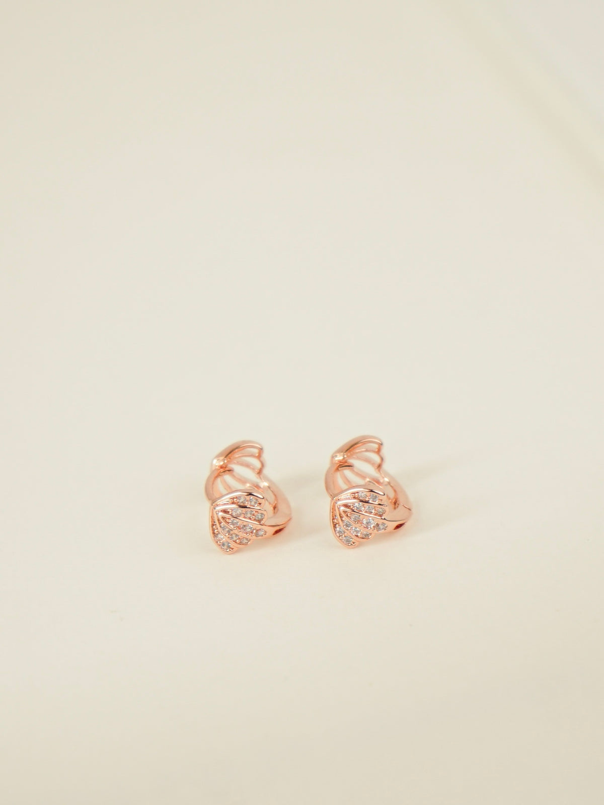 Alessia Seashell Huggie Earrings