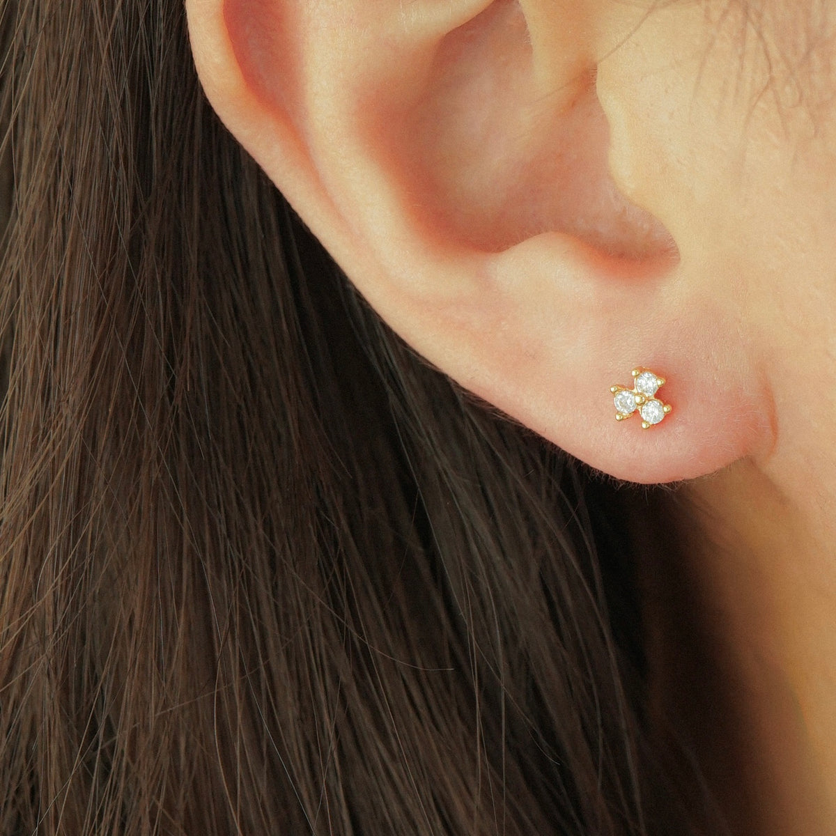 Ozzy Flower Barbell Earring (Gold)