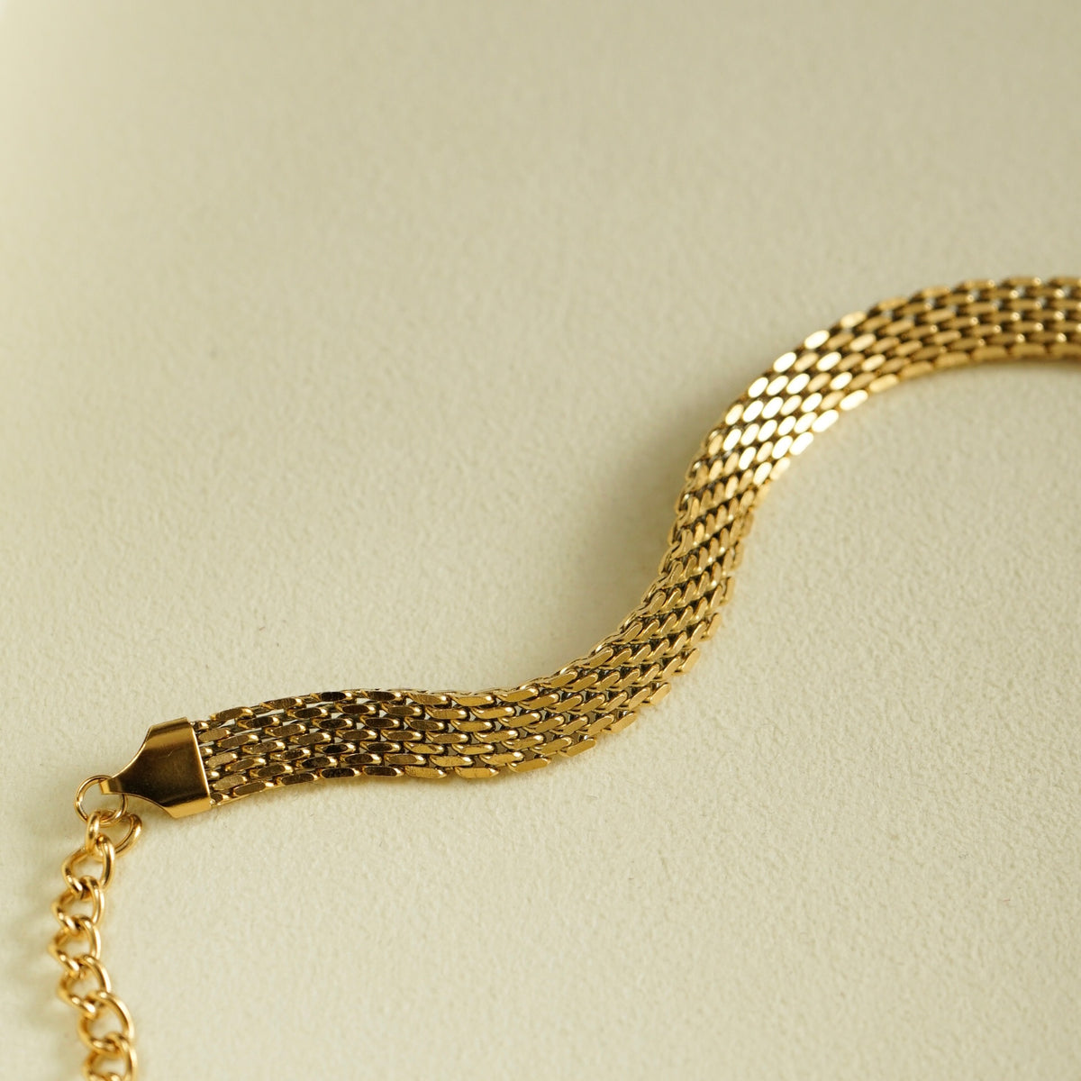 Isa Mesh Chain Bracelet