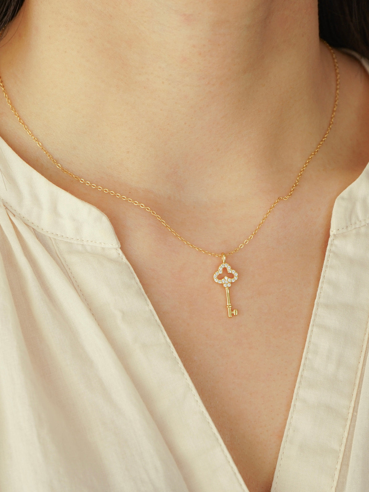 Carmella Petal Key Necklace (Gold)