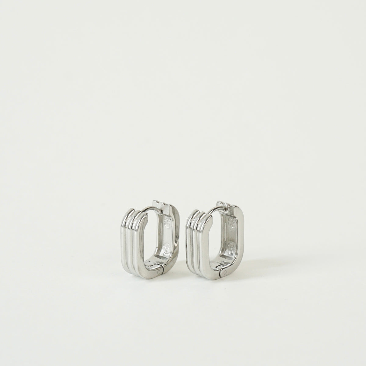 Kenna Square Hoop Earrings (Silver)