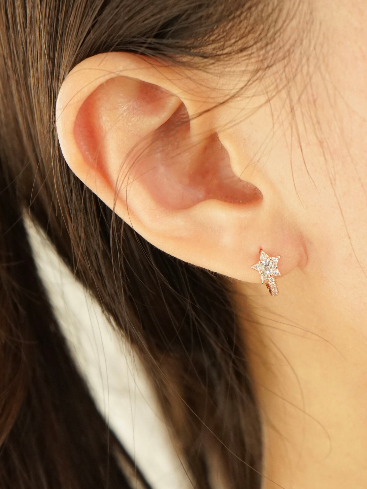 Yohana Star Pavé Huggie Earrings