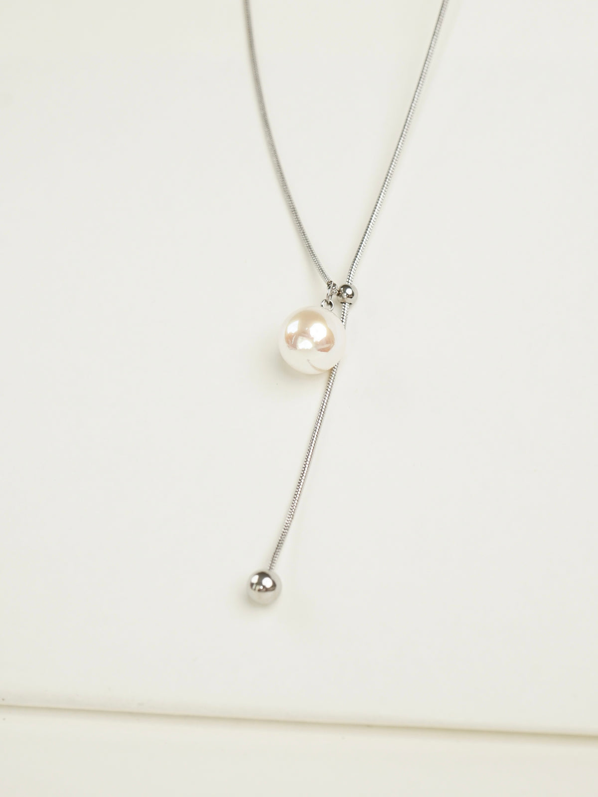 Solana Pearl Lariat Necklace (Silver)
