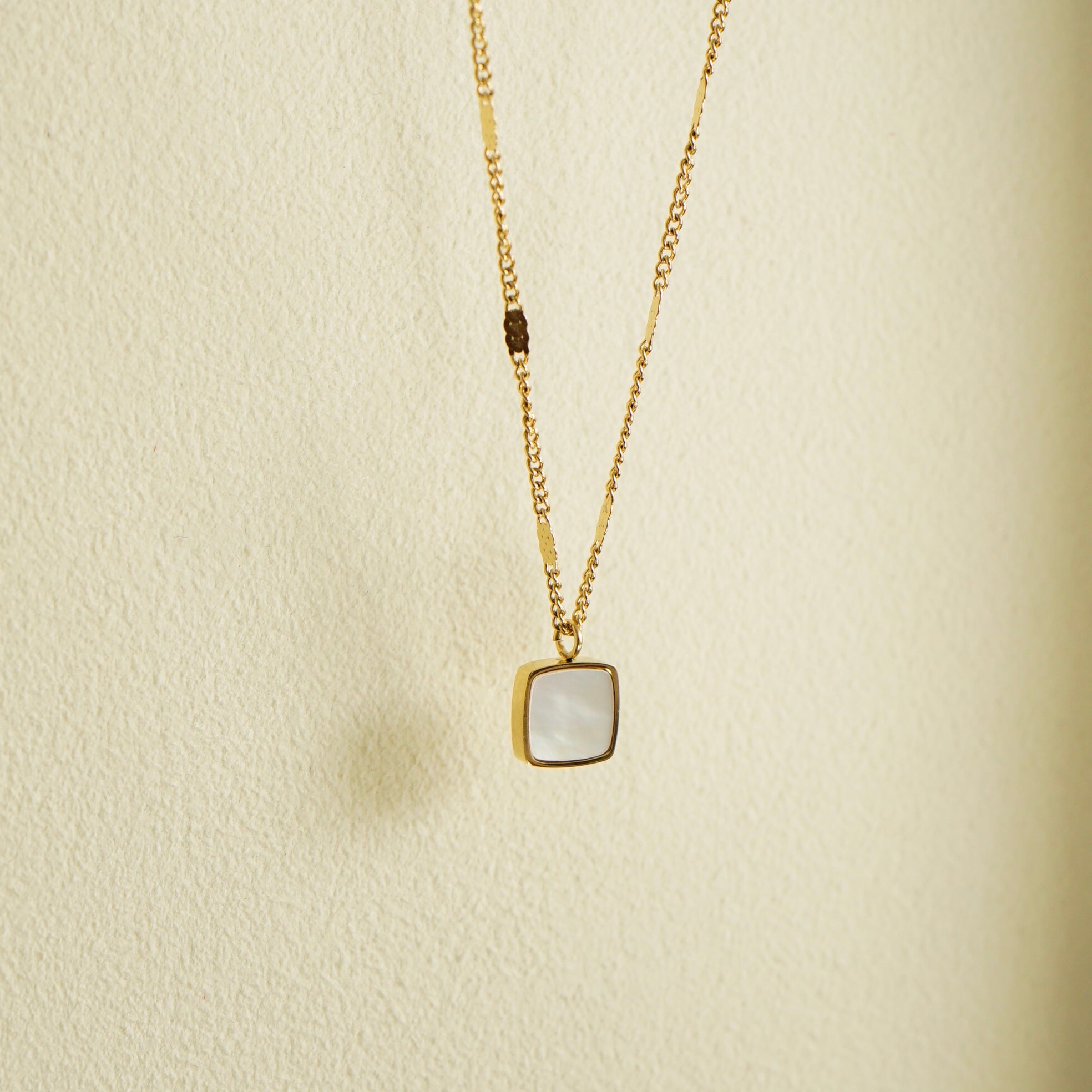 Cassie Mother of Pearl Necklace