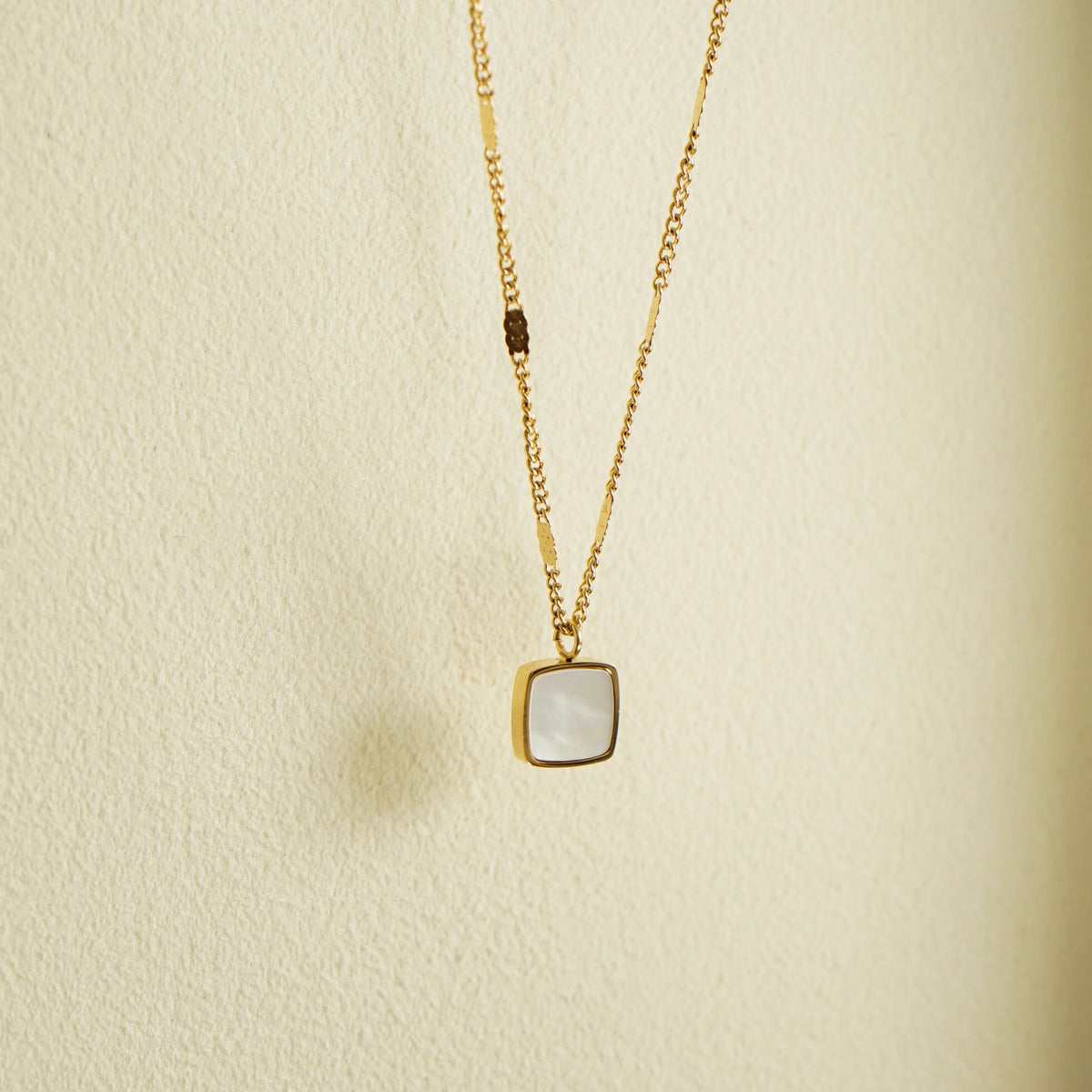 Cassie Mother of Pearl Necklace