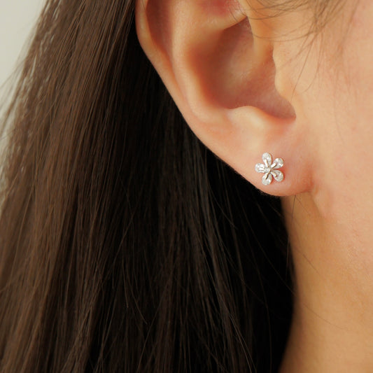 Christine Flower Stud Earrings (Silver)
