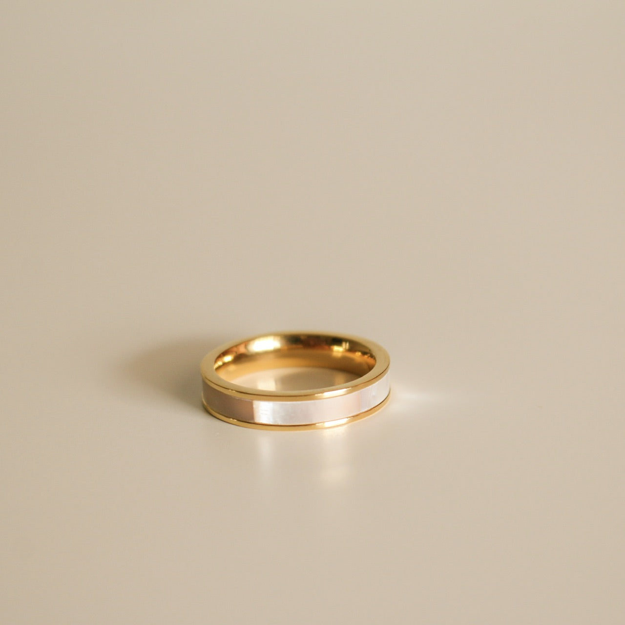 Wren Pearl Ring (Gold)
