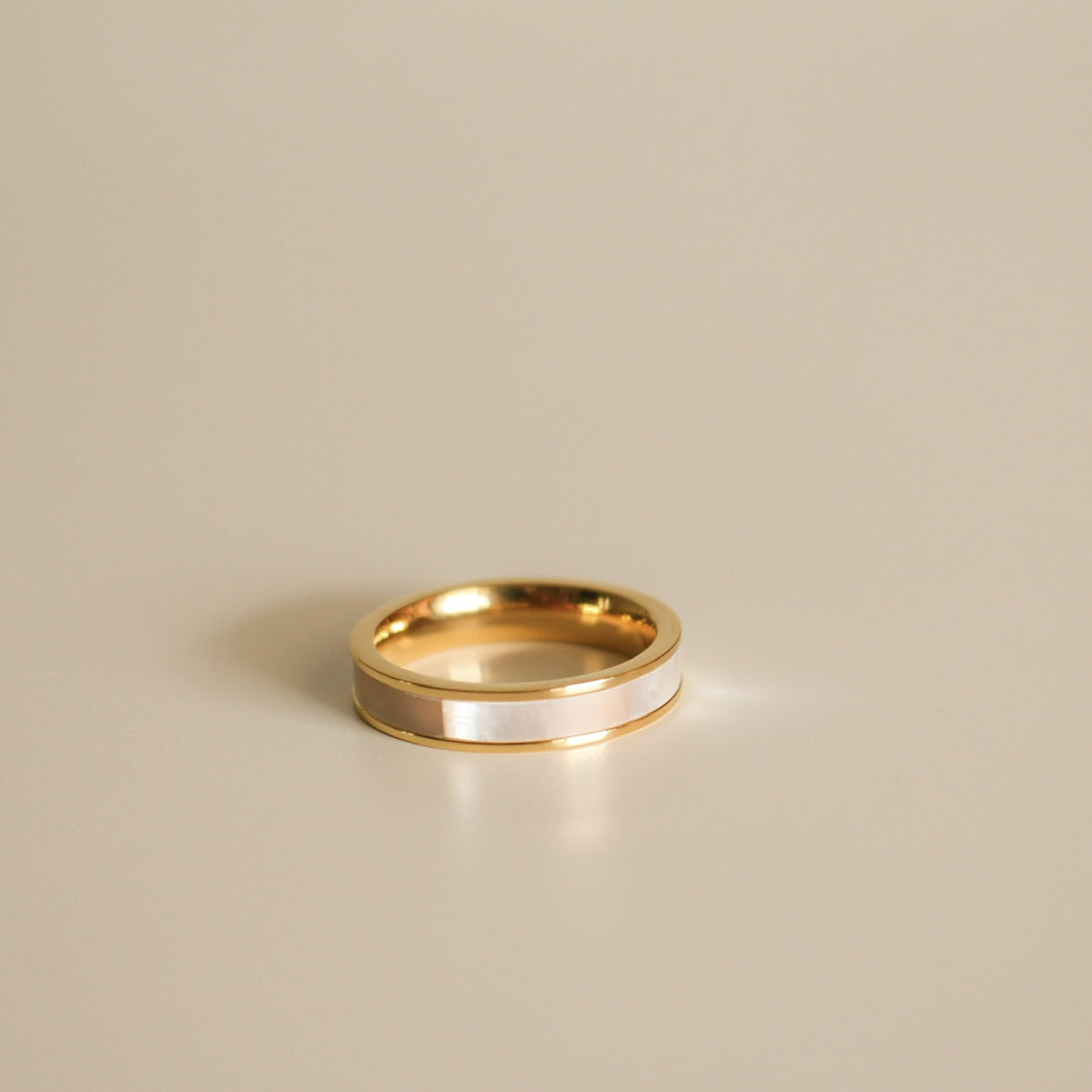 Wren Pearl Ring (Gold)