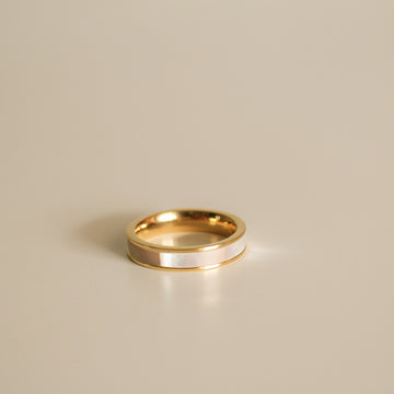 Wren Pearl Ring (Gold)