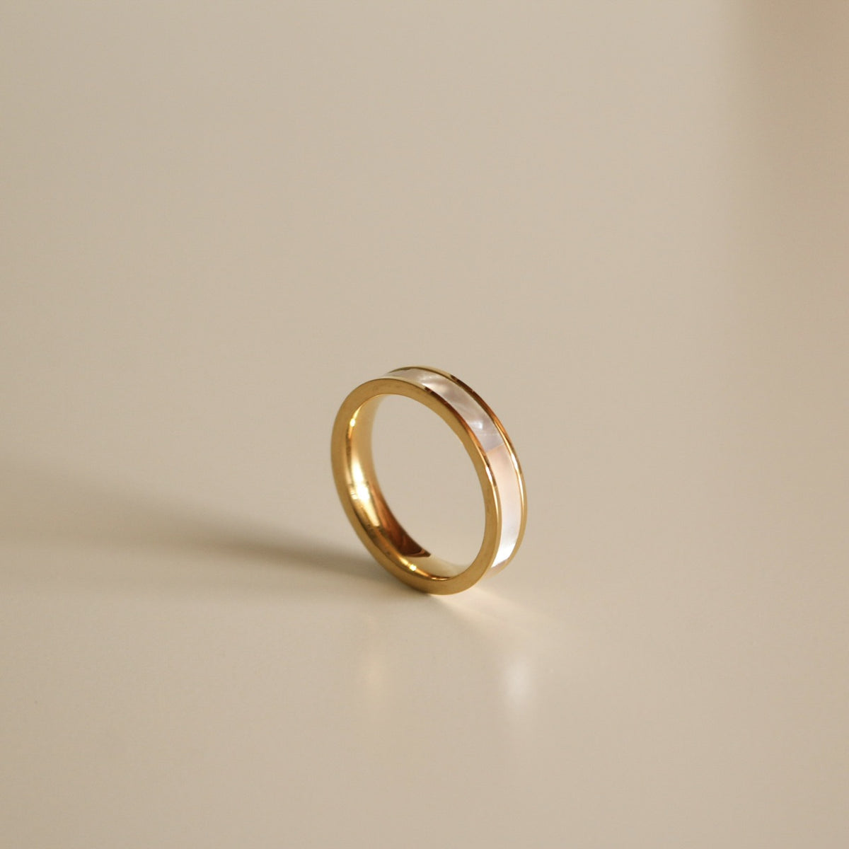 Wren Pearl Ring (Gold)