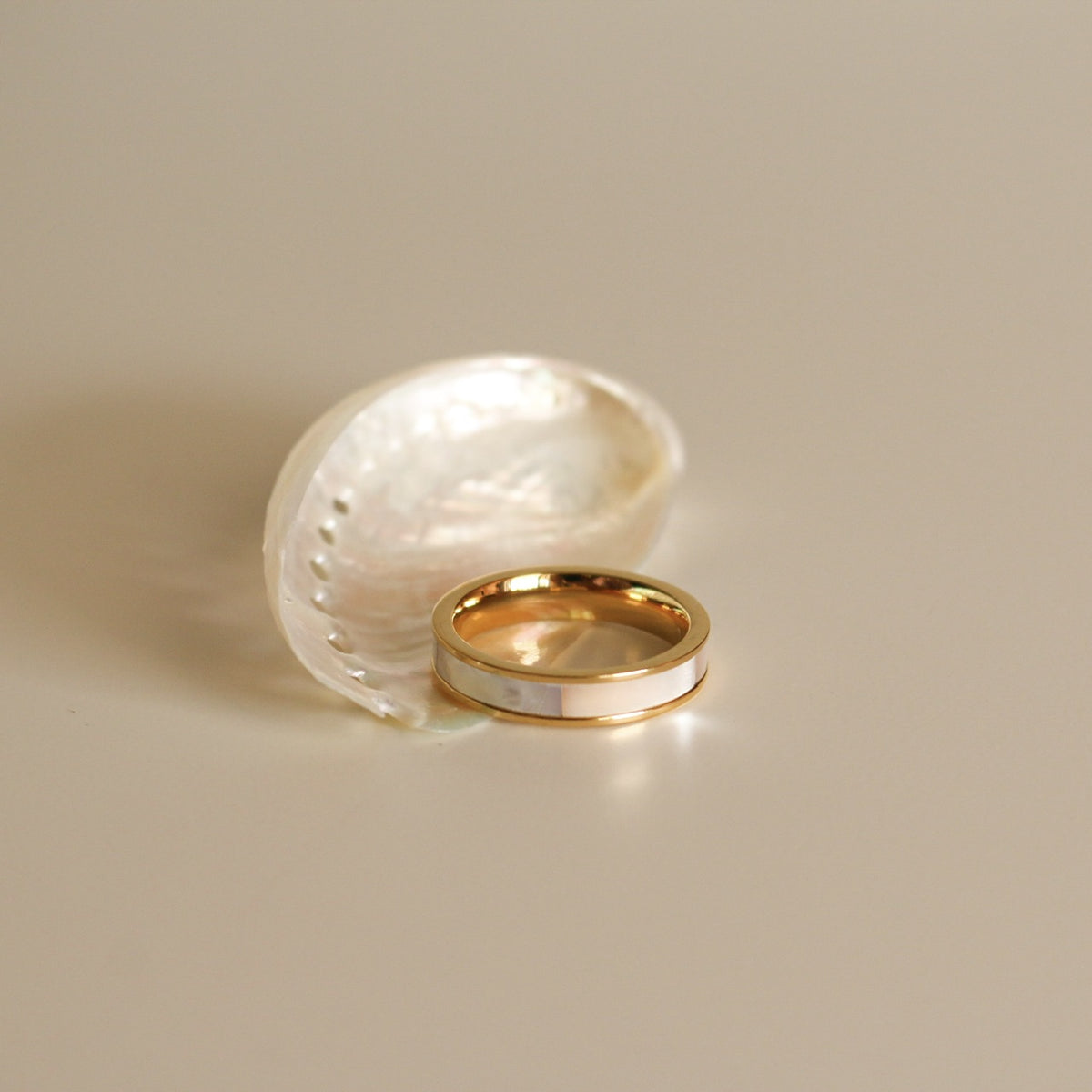 Wren Pearl Ring (Gold)