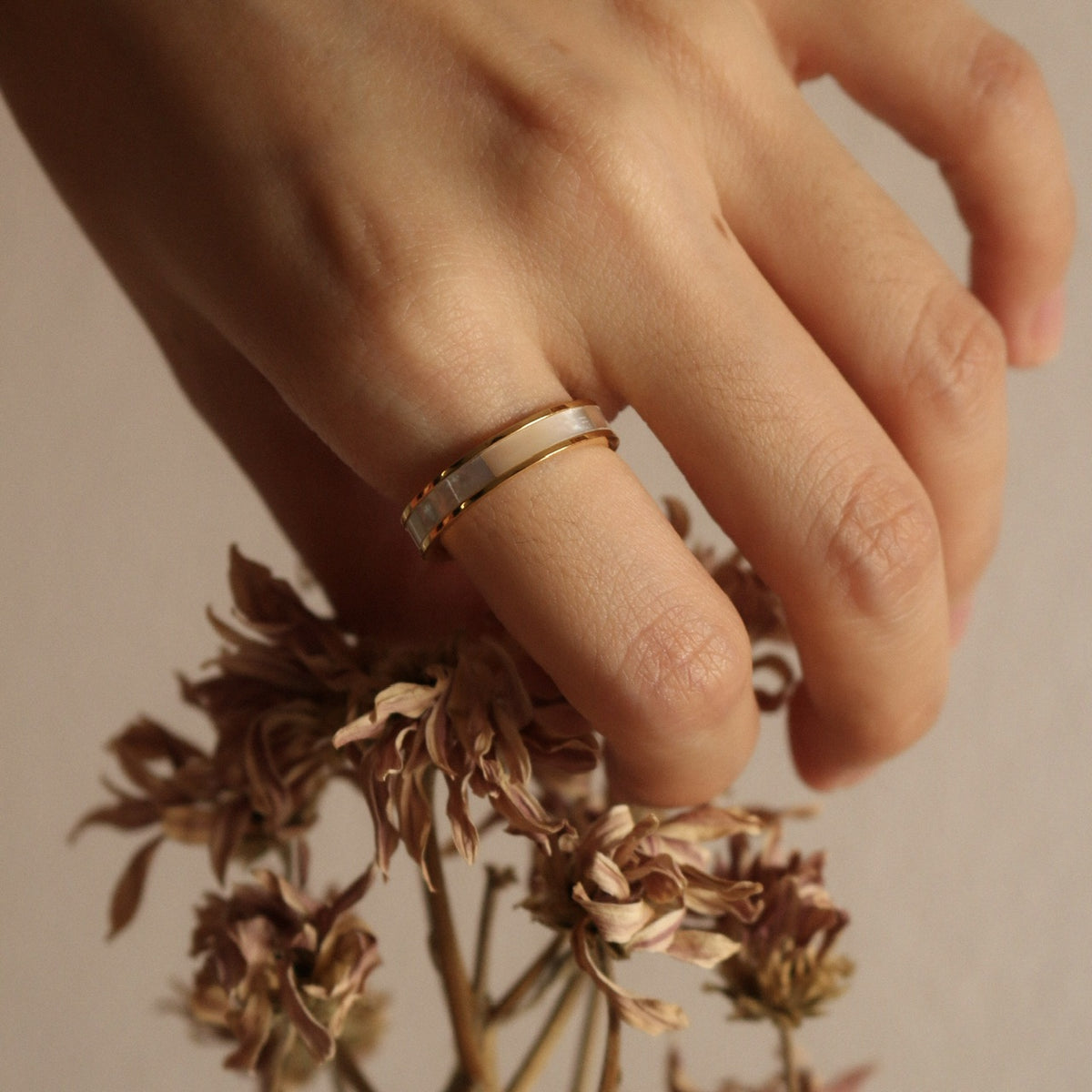 Wren Pearl Ring (Gold)