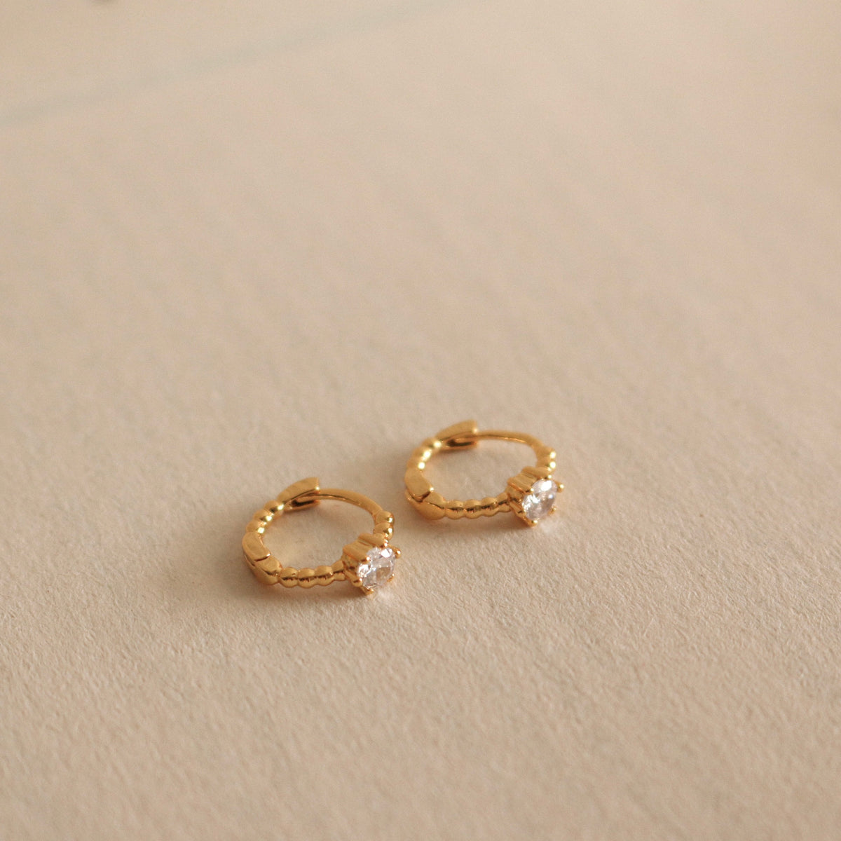 Quinlan Huggie Earrings (Gold)