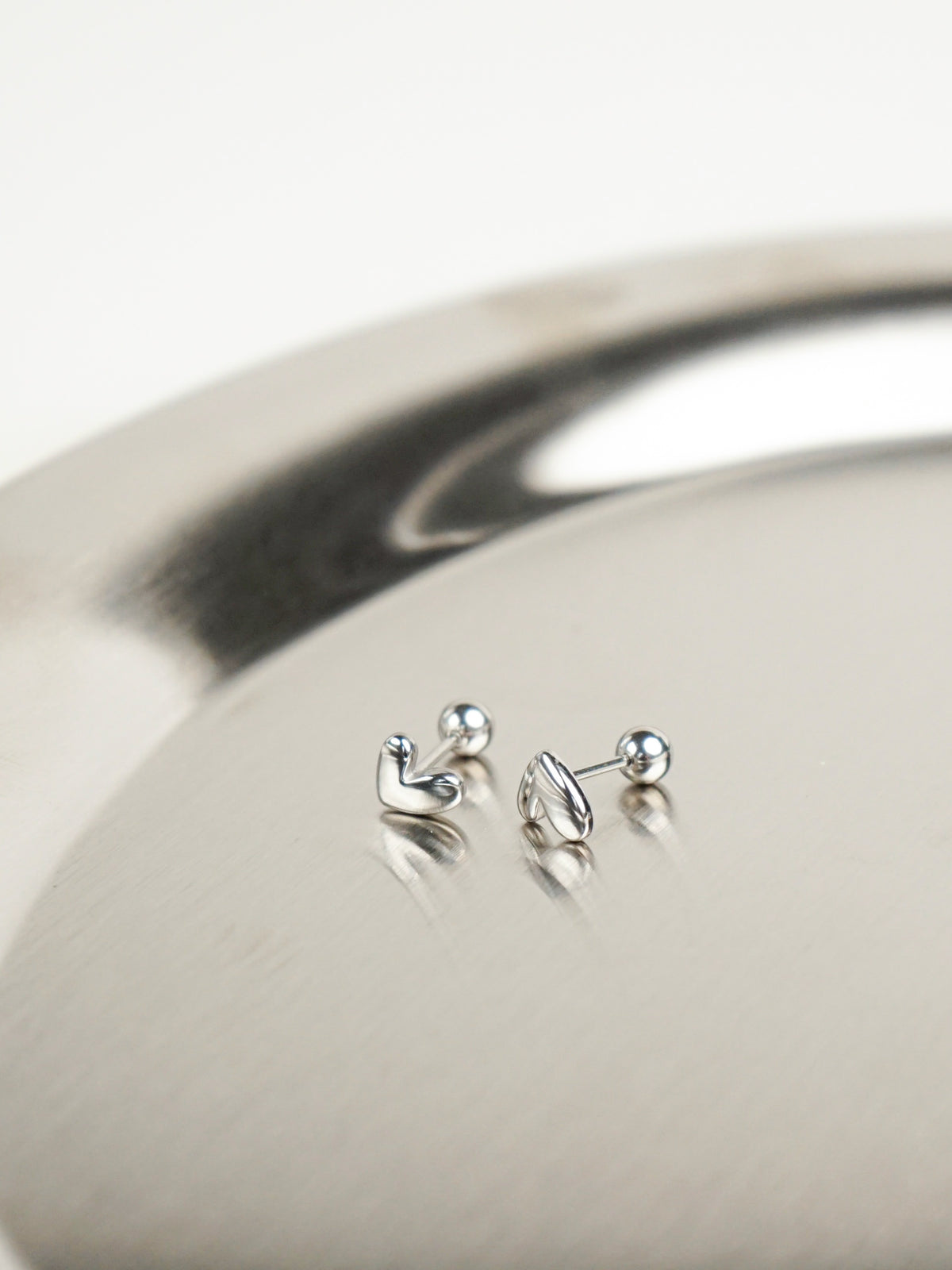 Zarah Heart Stud Barbell Earrings (Silver)