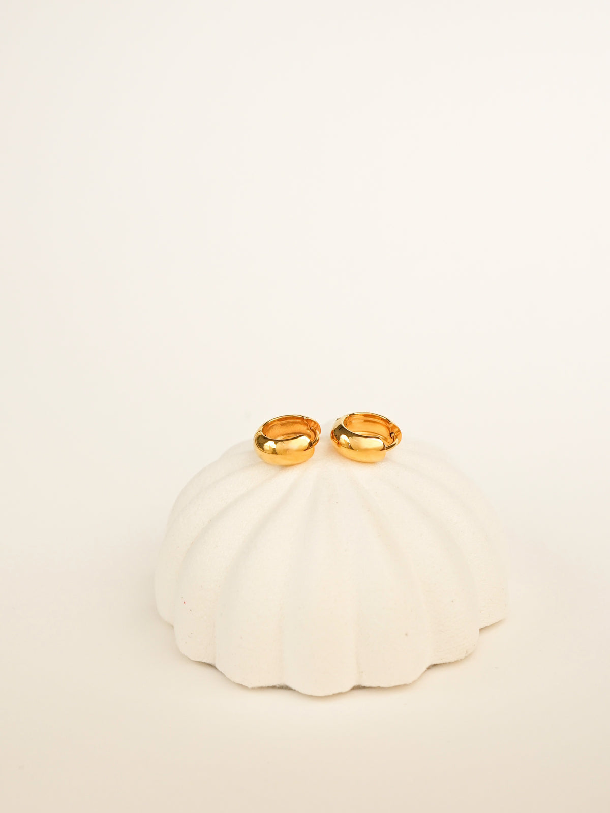 Brenda Bold Huggie Earrings (Gold)