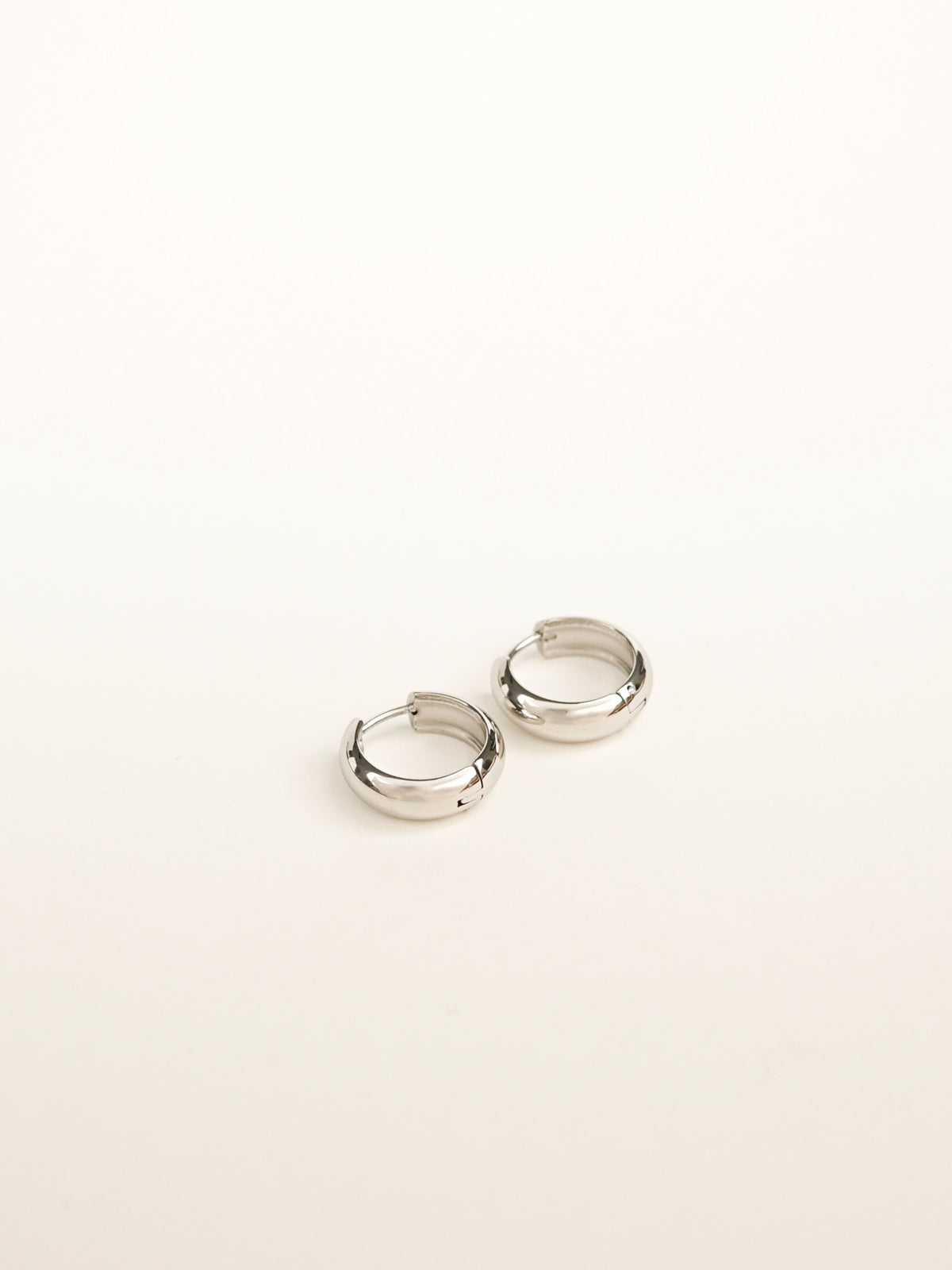 Brenda Bold Huggie Earrings (Silver)