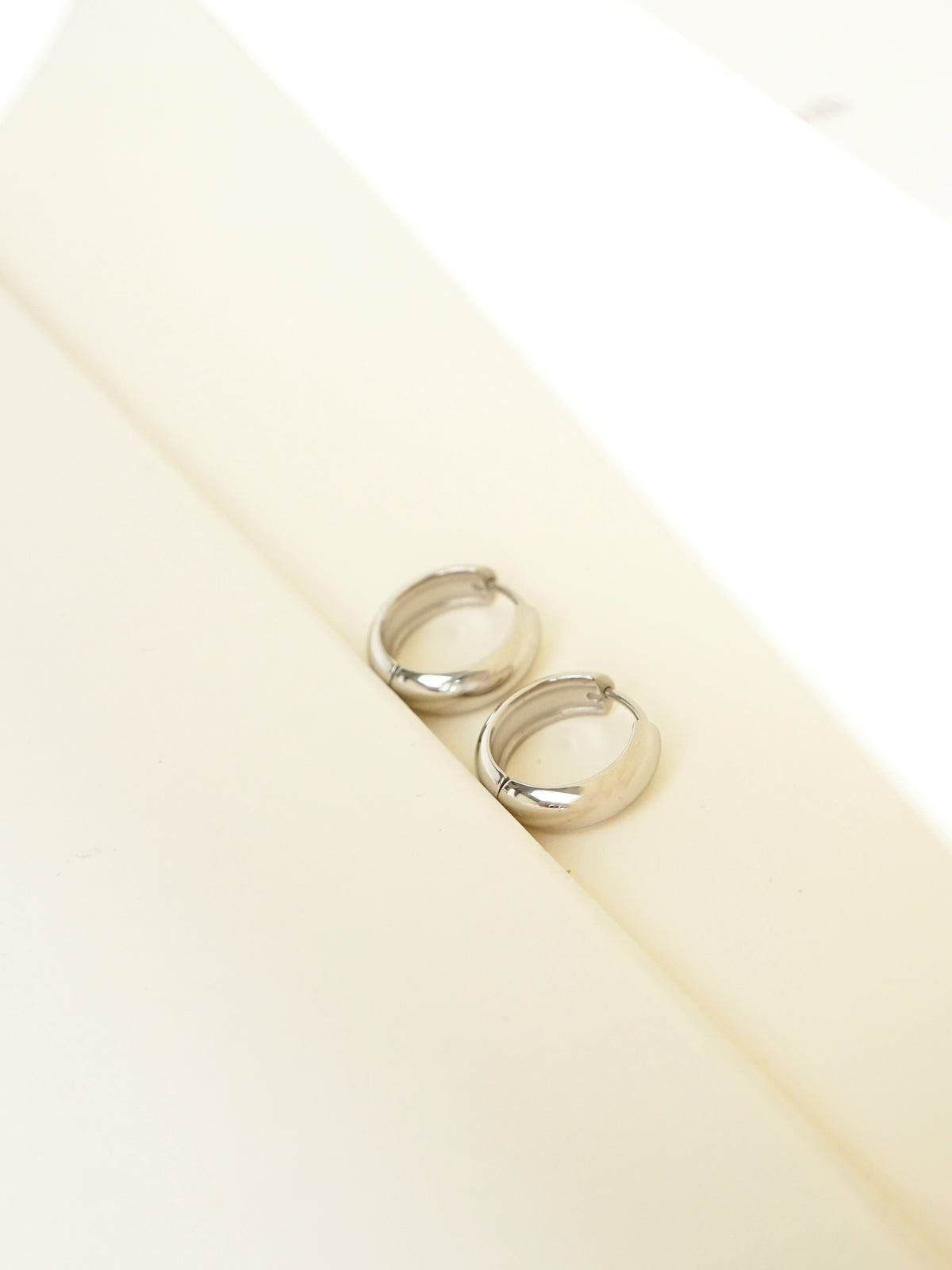 Brenda Bold Huggie Earrings (Silver)