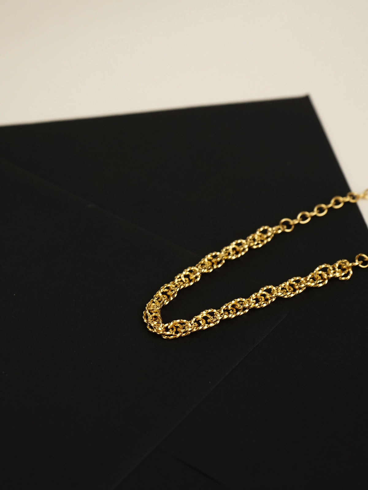 Fraidy Interlinked Chain Bracelet (Gold)