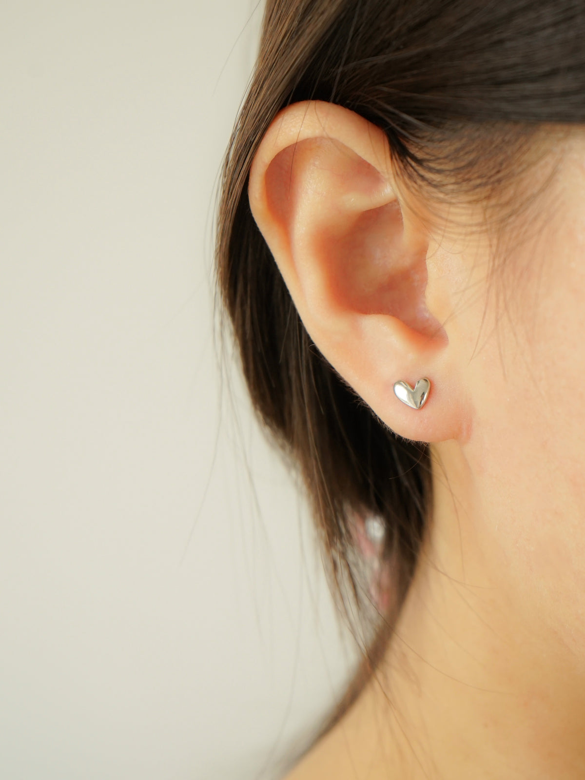 Zarah Heart Stud Barbell Earrings (Silver)