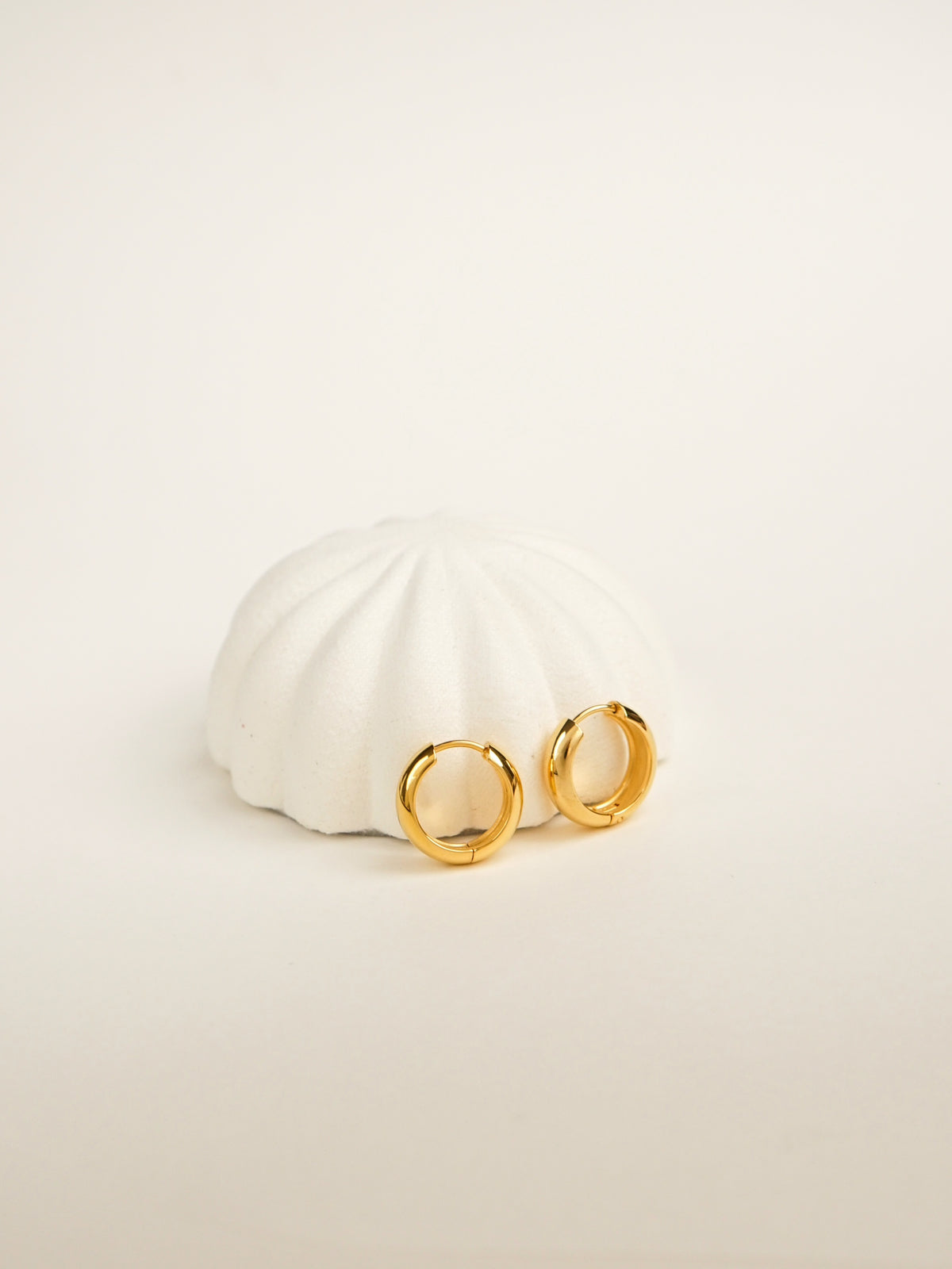 Brenda Bold Huggie Earrings (Gold)