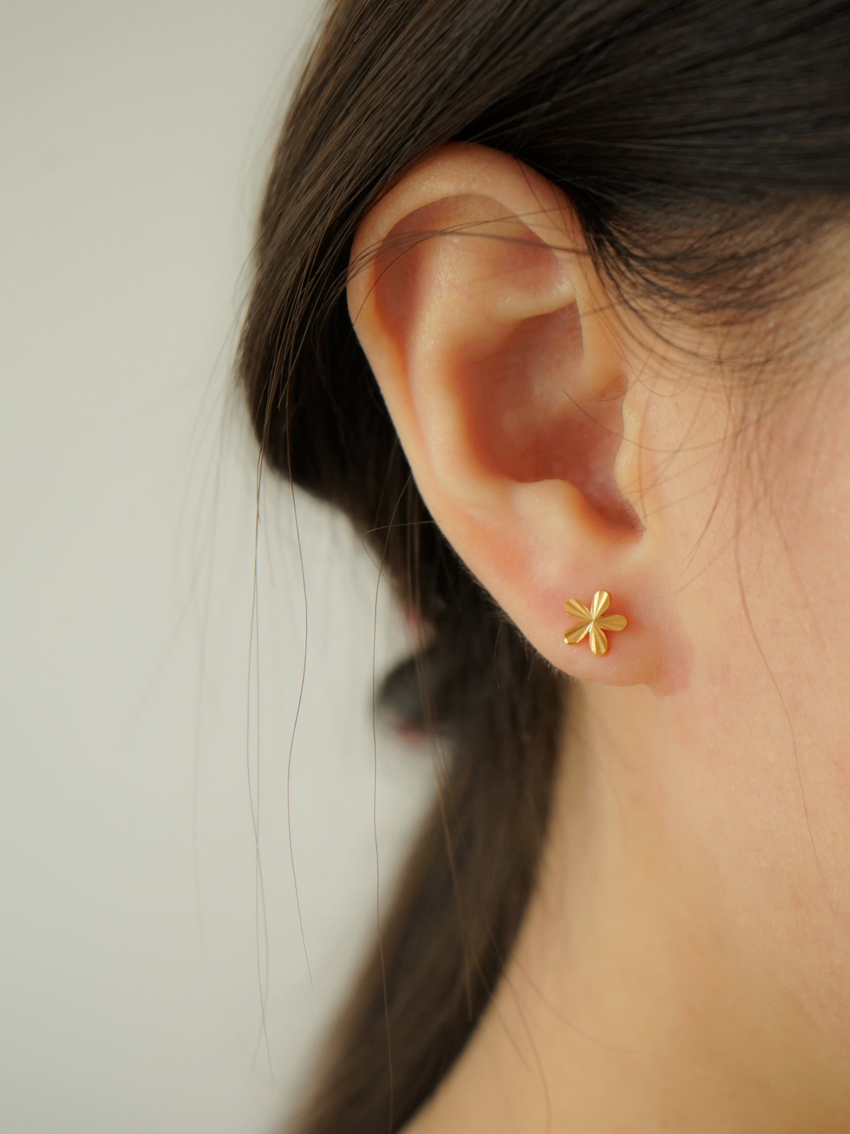 Adelina Flower Stud Barbell Earrings (Gold)