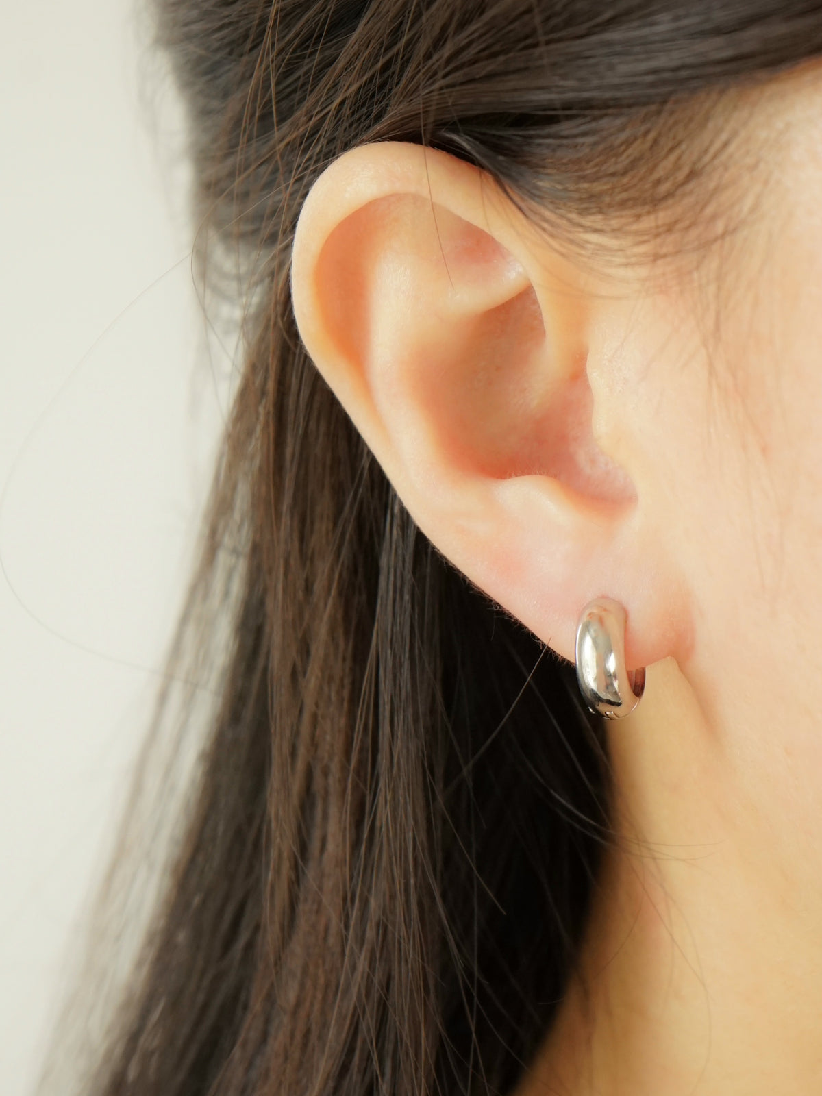 Brenda Bold Huggie Earrings (Silver)
