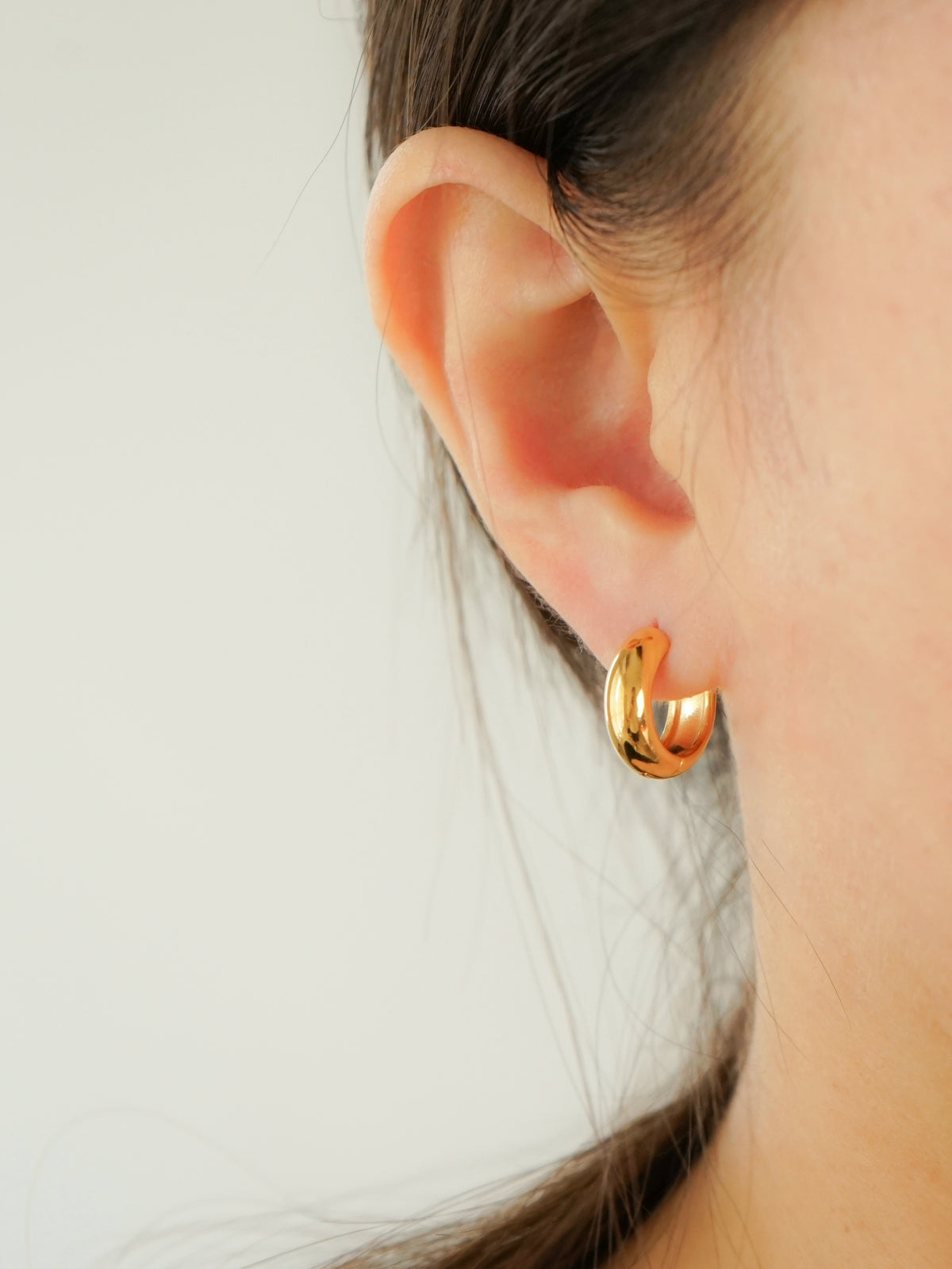 Brenda Bold Huggie Earrings (Gold)