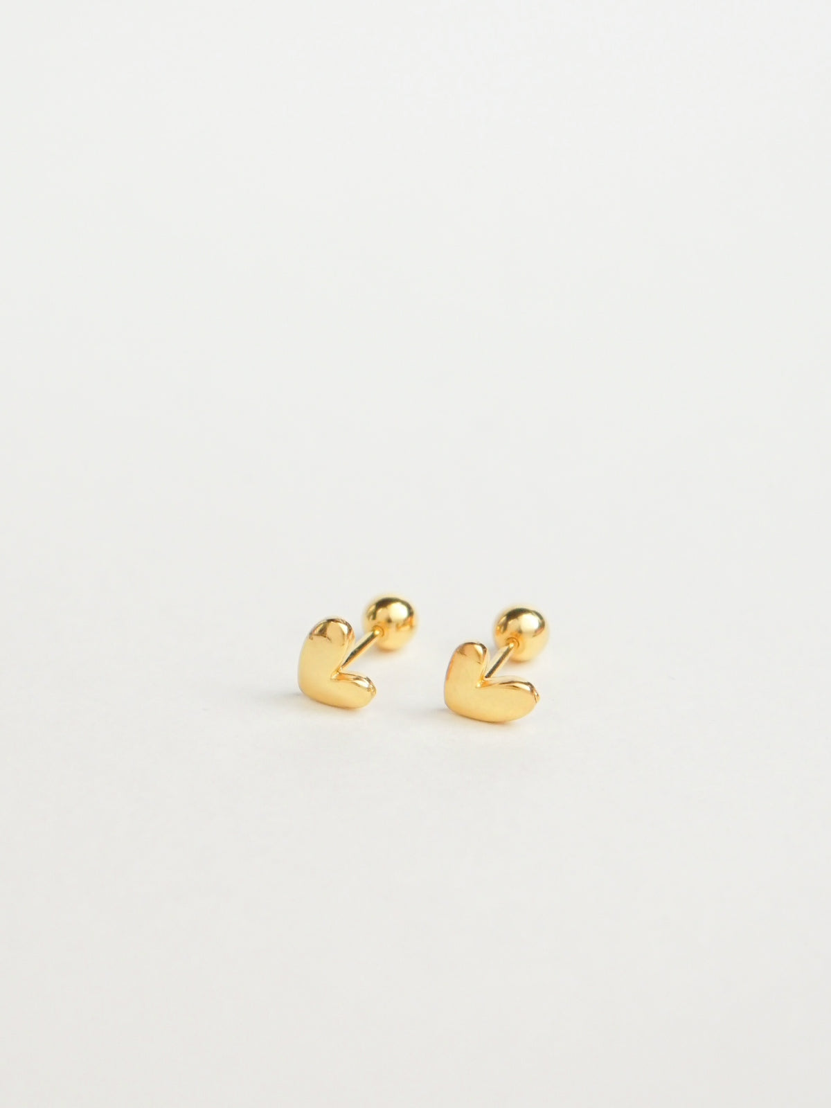 Zarah Heart Stud Barbell Earrings (Gold)