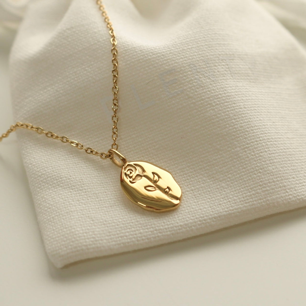 Quinn Rose Necklace