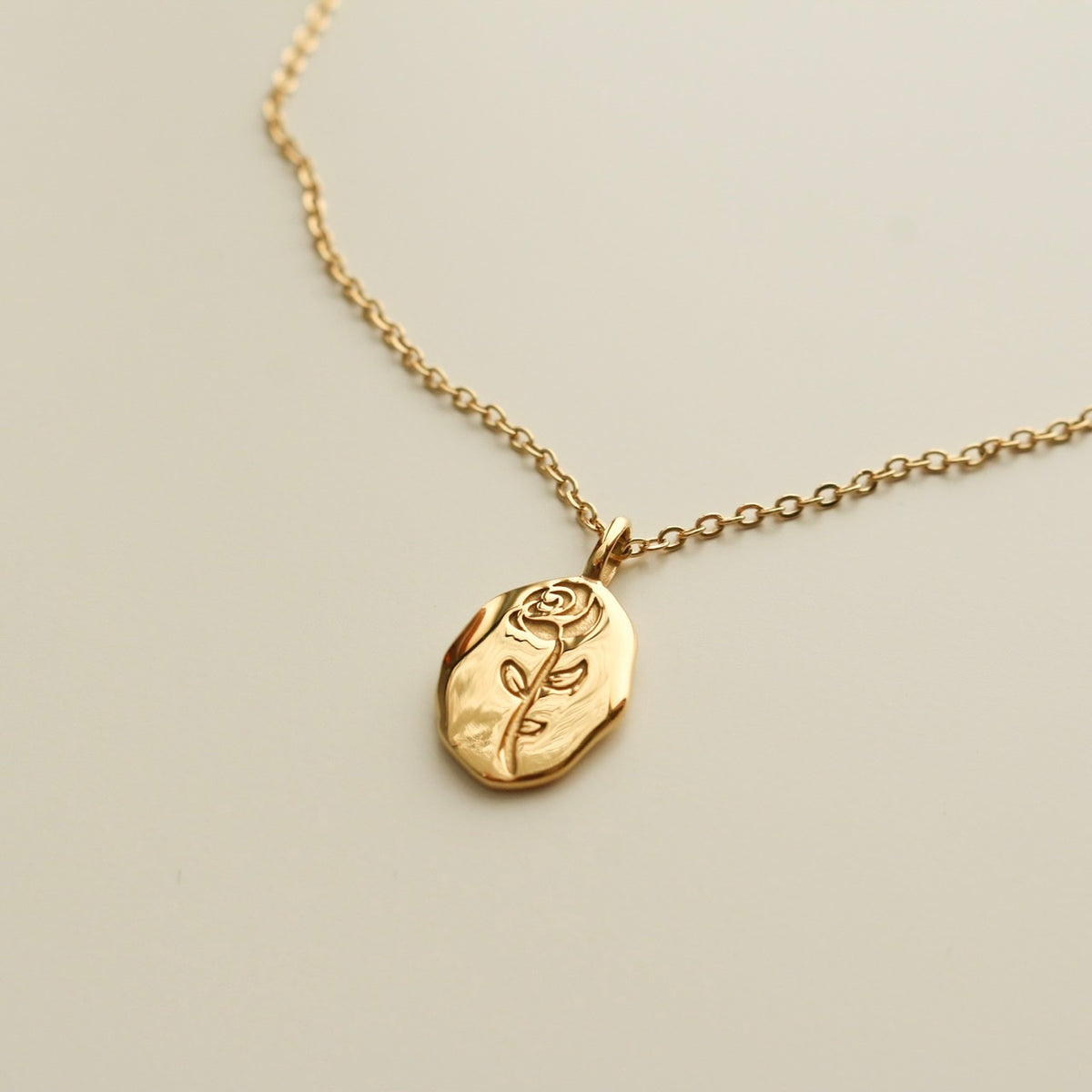 Quinn Rose Necklace