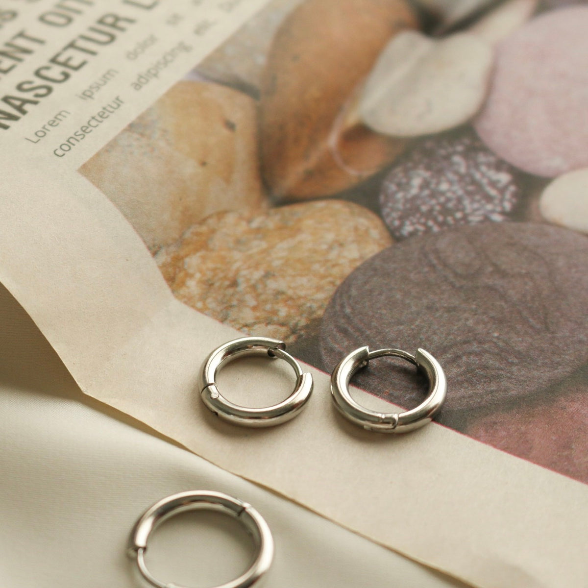 Basic Huggie Earrings (Silver)
