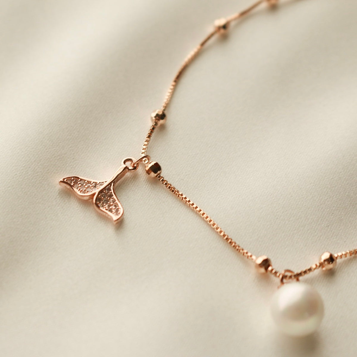 Pearly Mermaid Tail Bracelet