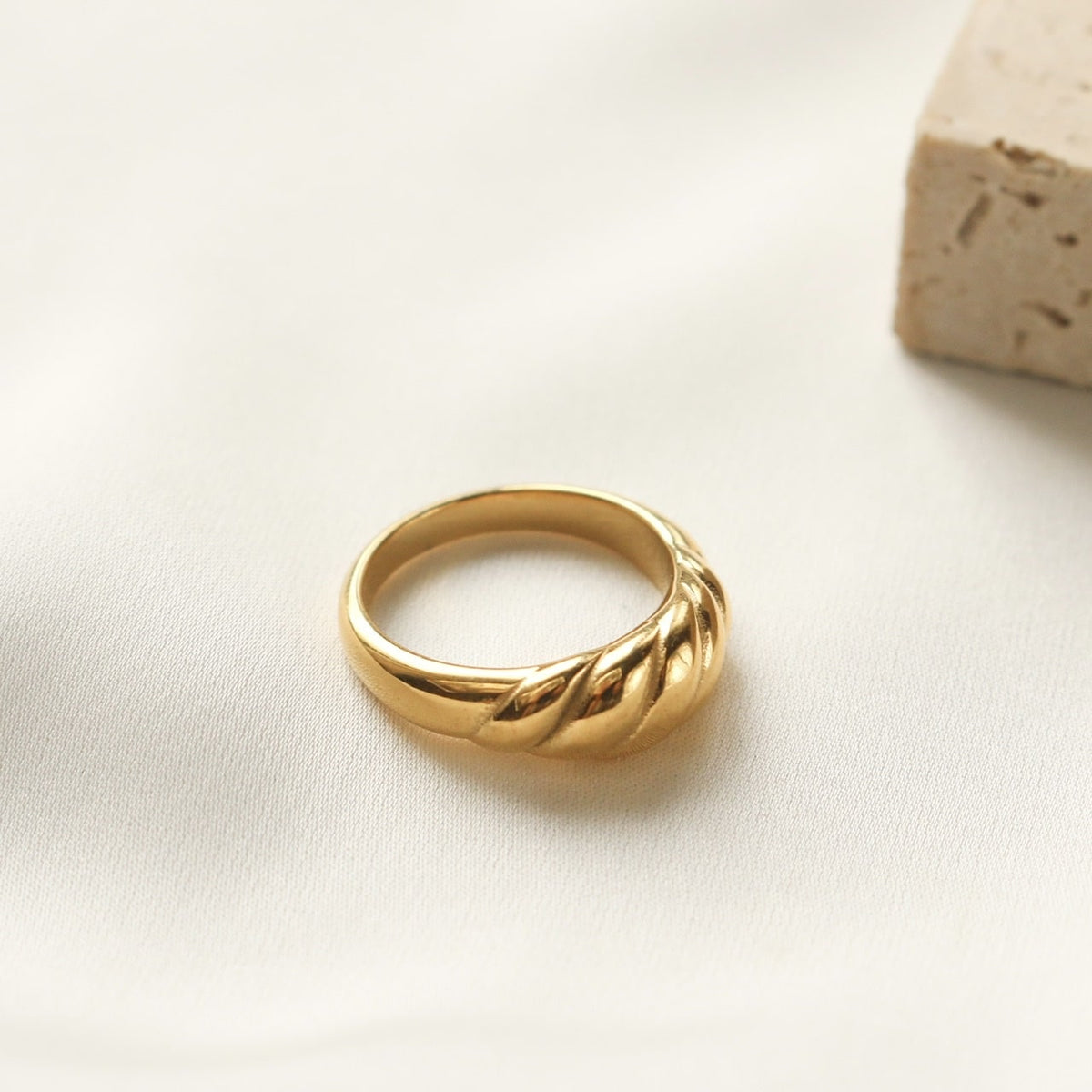 Baby Croissant Ring