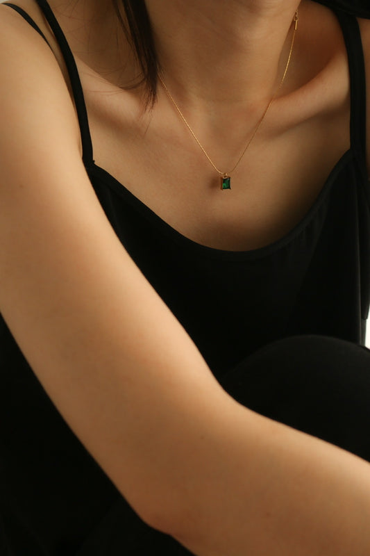 Hattie Necklace (Emerald)