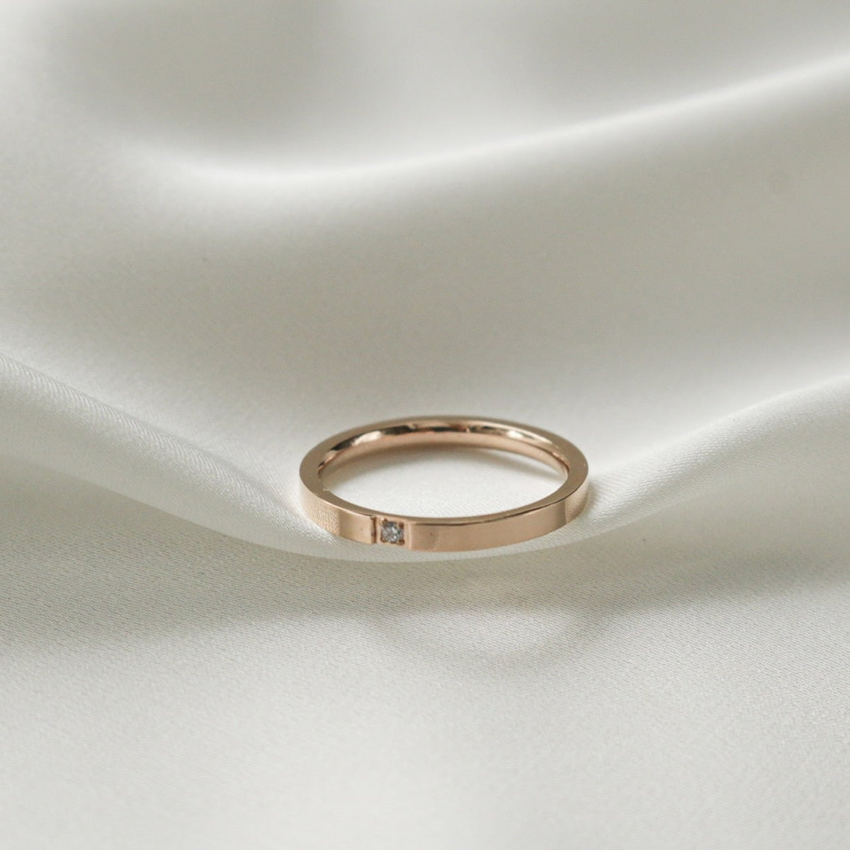 Minimalist Single Zircon Ring (Rose Gold)