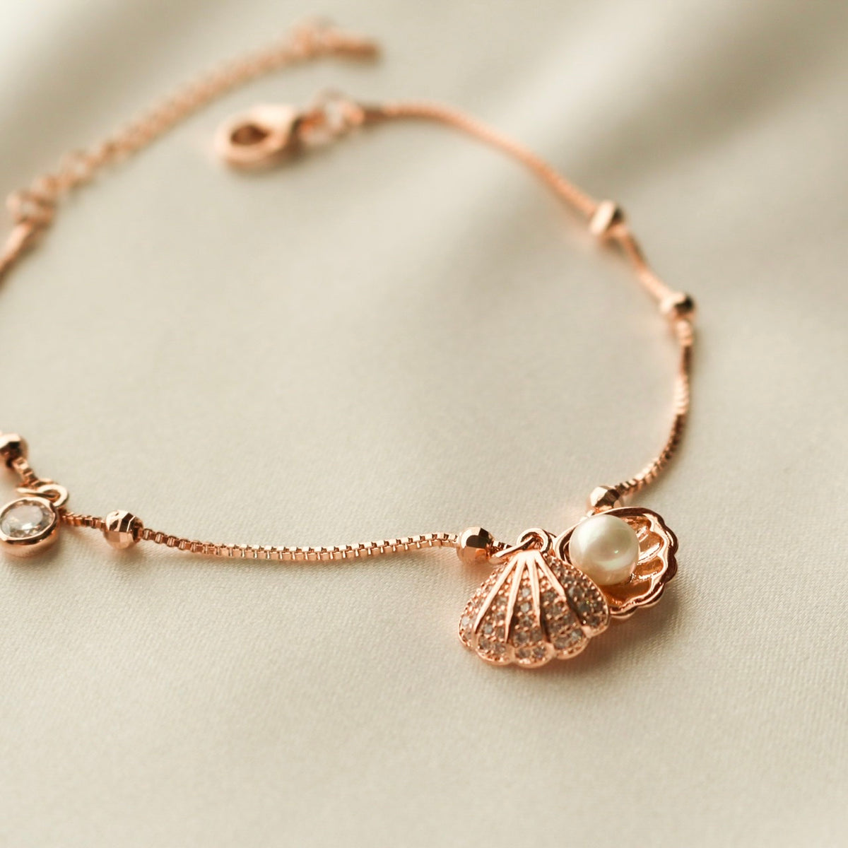 Pearly Seashell Bracelet