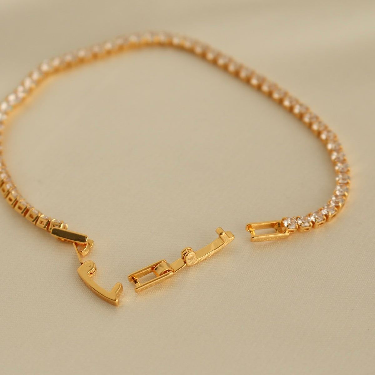 Tennis Bracelet (Gold)