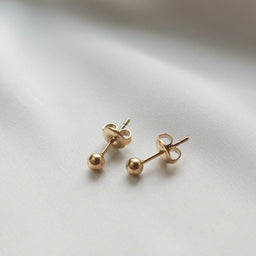 Basic Stud Earrings (Gold)