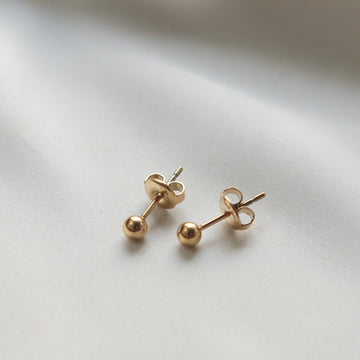 Basic Stud Earrings (Gold)