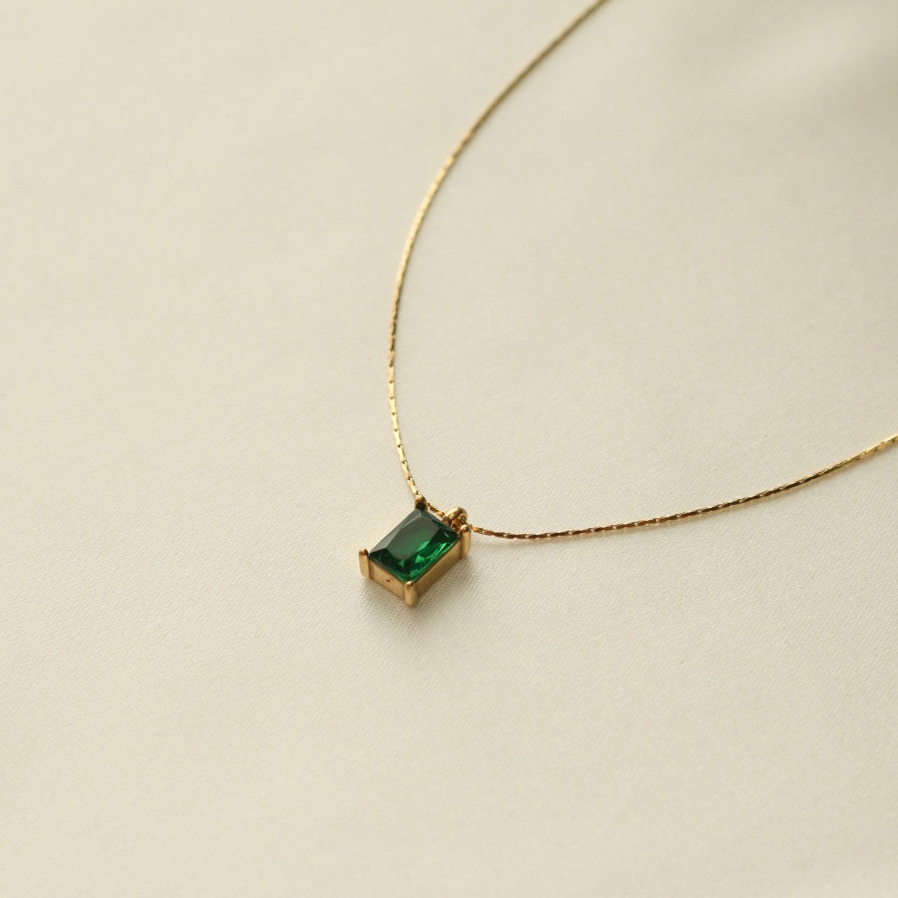 Hattie Necklace (Emerald)